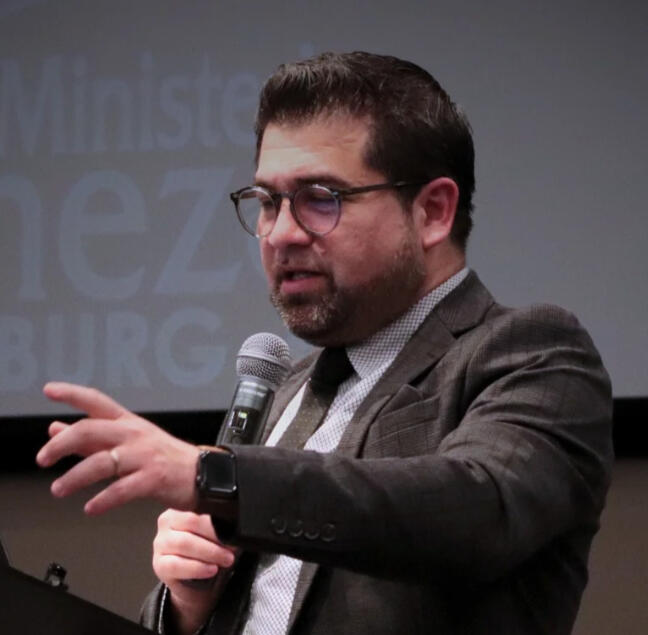 Mensaje durante un servicio de Ministerios Ebenezer Harrisburg, iglesia hispana en Harrisburg PA